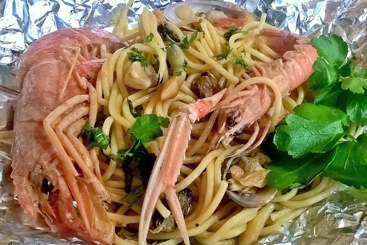 Spaghetti di pesce al cartoccio (Ristorante chiede 80 euro di mancia Salasso per 2 turiste giapponesi)