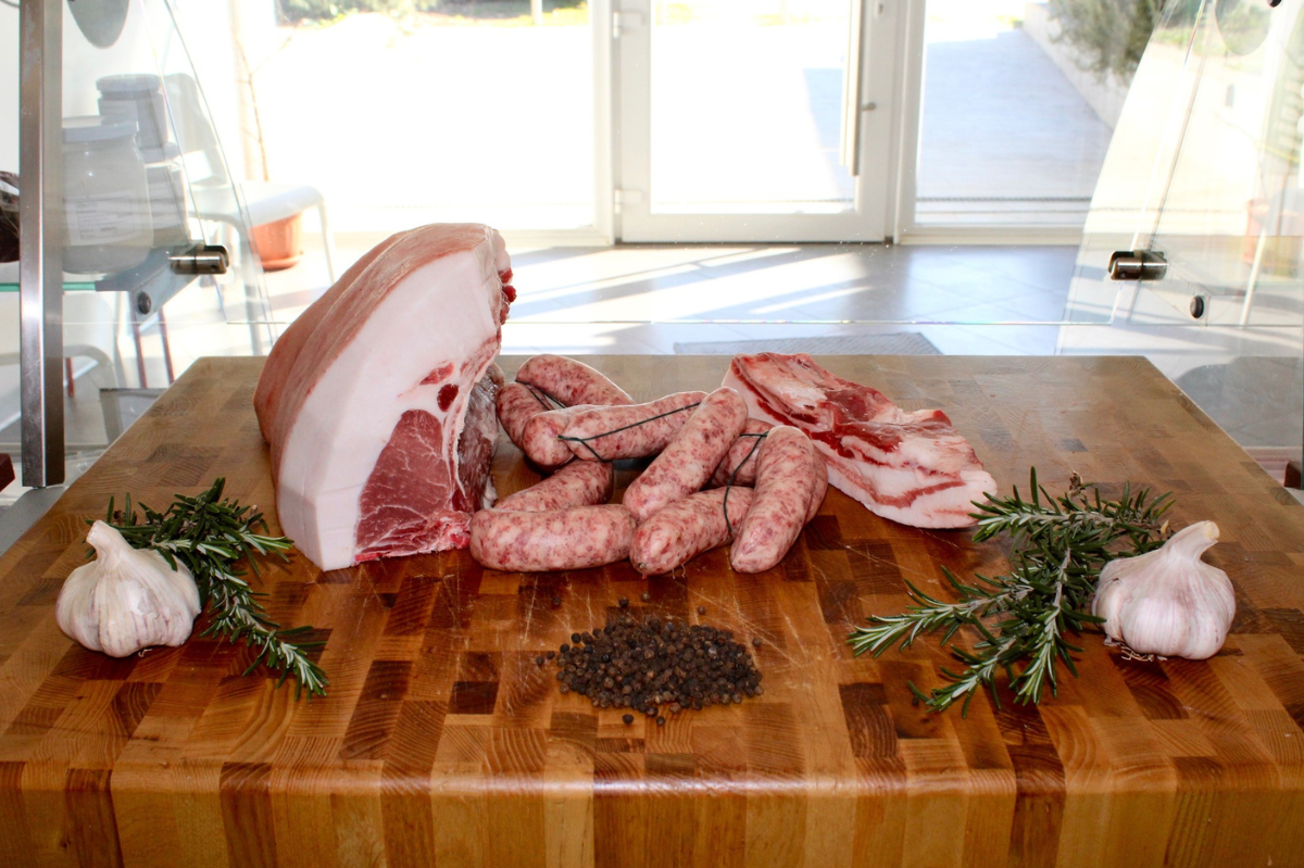 Sulle sponde del Tevere c’è il mangalitza, il “maiale pecora” dell’est Europa Sulle sponde del Tevere c’è il mangalitza, il “maiale pecora” dell’est Europa