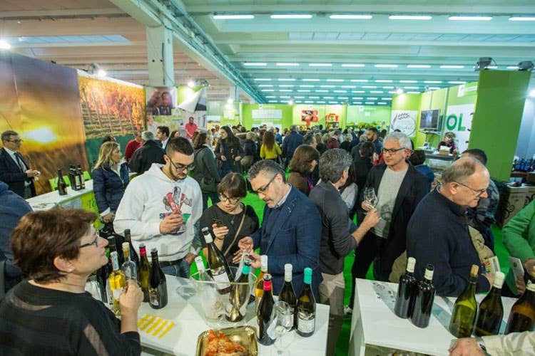 (Le Marche protagoniste con Tipicità Tre eventi tra enogastronomia e turismo)