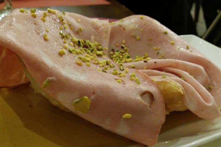 (Marzia Buzzanca ospite di Sbanco festeggia l’anniversario del locale) (Marzia Buzzanca ospite di Sbanco festeggia l’anniversario del locale)