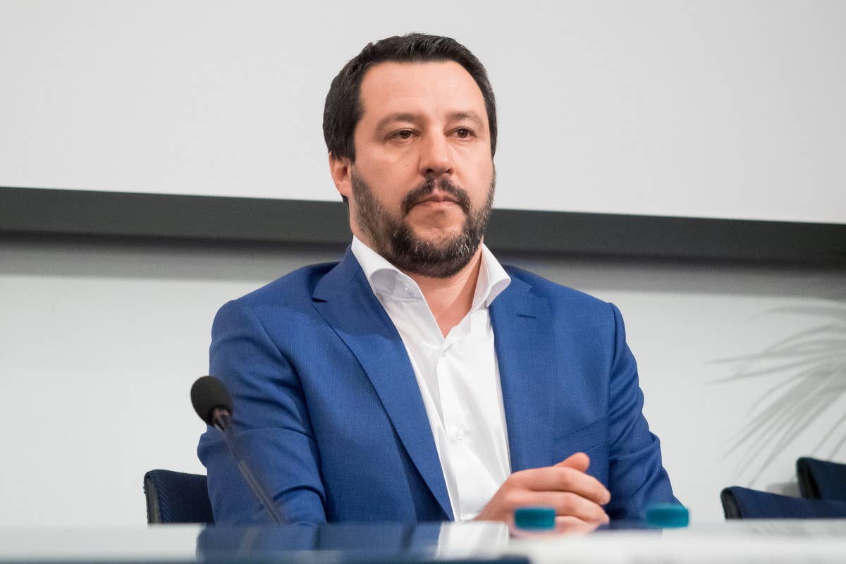 Salvini: «Entro il 31 marzo il decreto sugli indennizzi per i balneari»