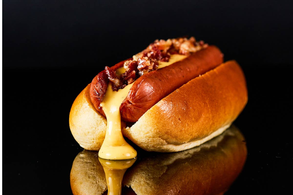 Meat Crew, Bacon Cheese Dog Apre Meat Crew il primo ristorante del blogger Mocho