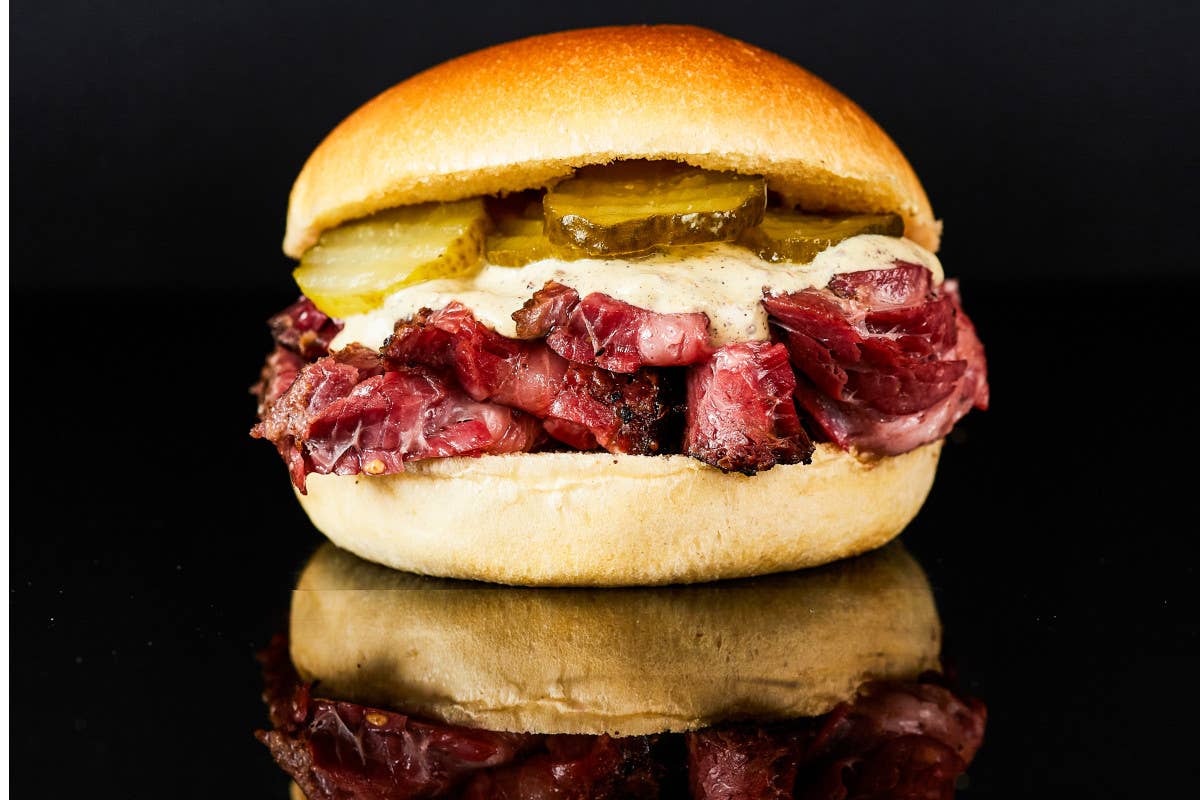 Meat Crew, pastrami sandwich Apre Meat Crew il primo ristorante del blogger Mocho