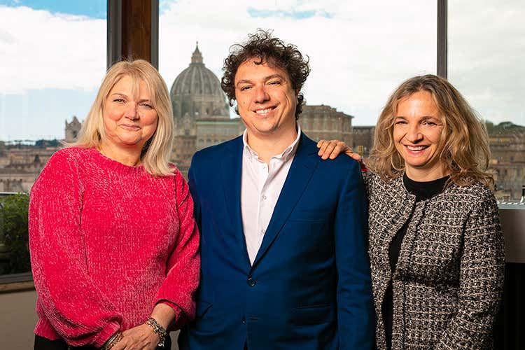 I fratelli Mencucci Una terrazza per resistere alla crisi L'Atlante hotel di Roma cambia pelle