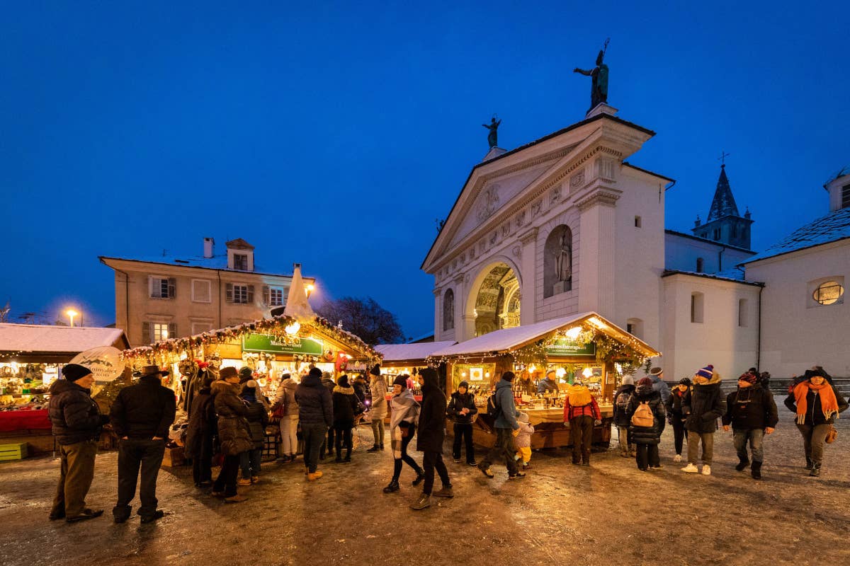 La Valle d'Aosta si veste per Natale. Via ai mercatini