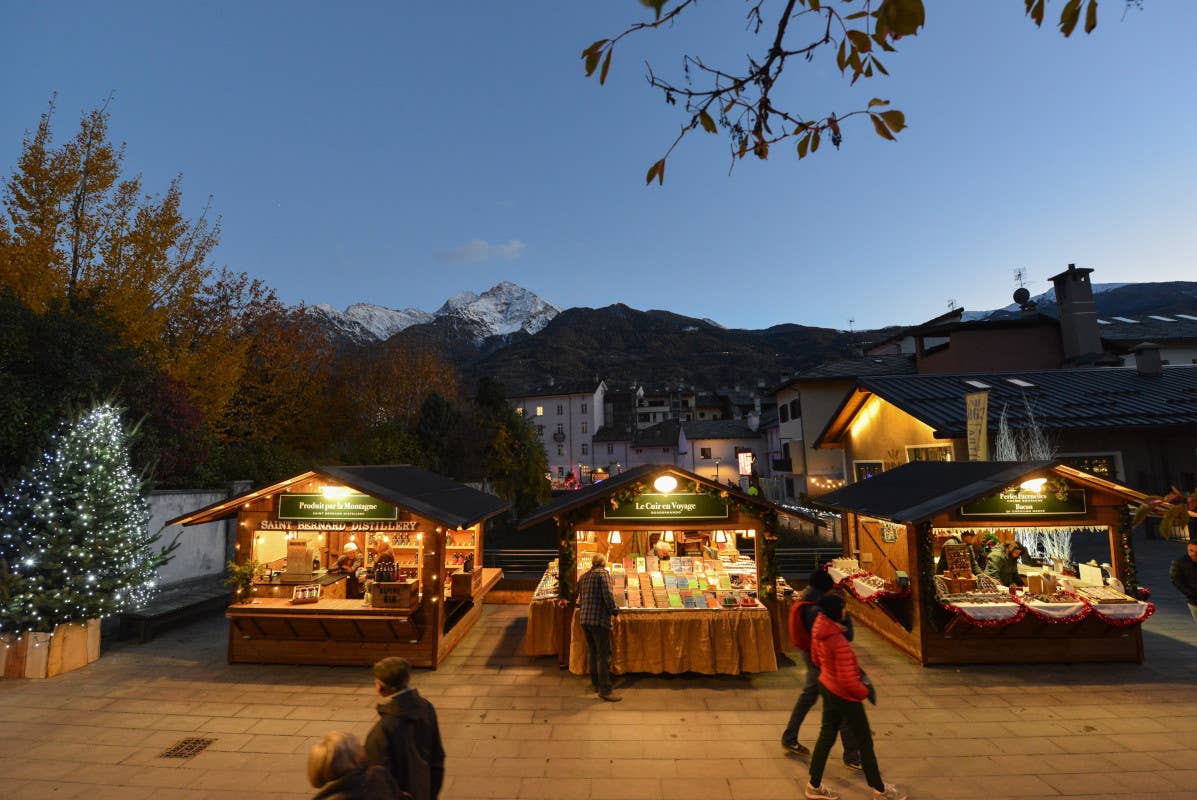 La Valle d'Aosta si veste per Natale. Via ai mercatini