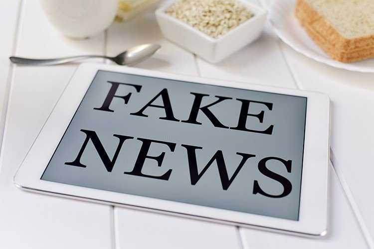 Le fake news sull'alimentazione non risparmiano nessuna classe sociale (La metà degli italiani ha creduto ad almeno una fake news sul cibo)