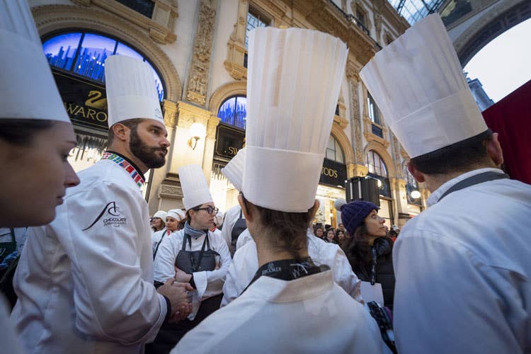 (Milano, un panettone da guinnessIn Galleria l’opera di Chocolate Academy)