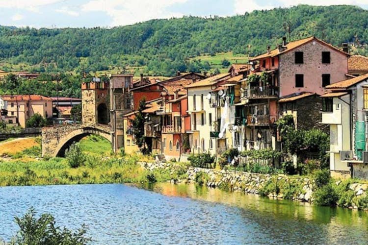 Veduta di Millesimo. Fonte: Associazione nazionale Città del tartufo  Millesimo: biodiversità e.. Festa Nazionale del Tartufo