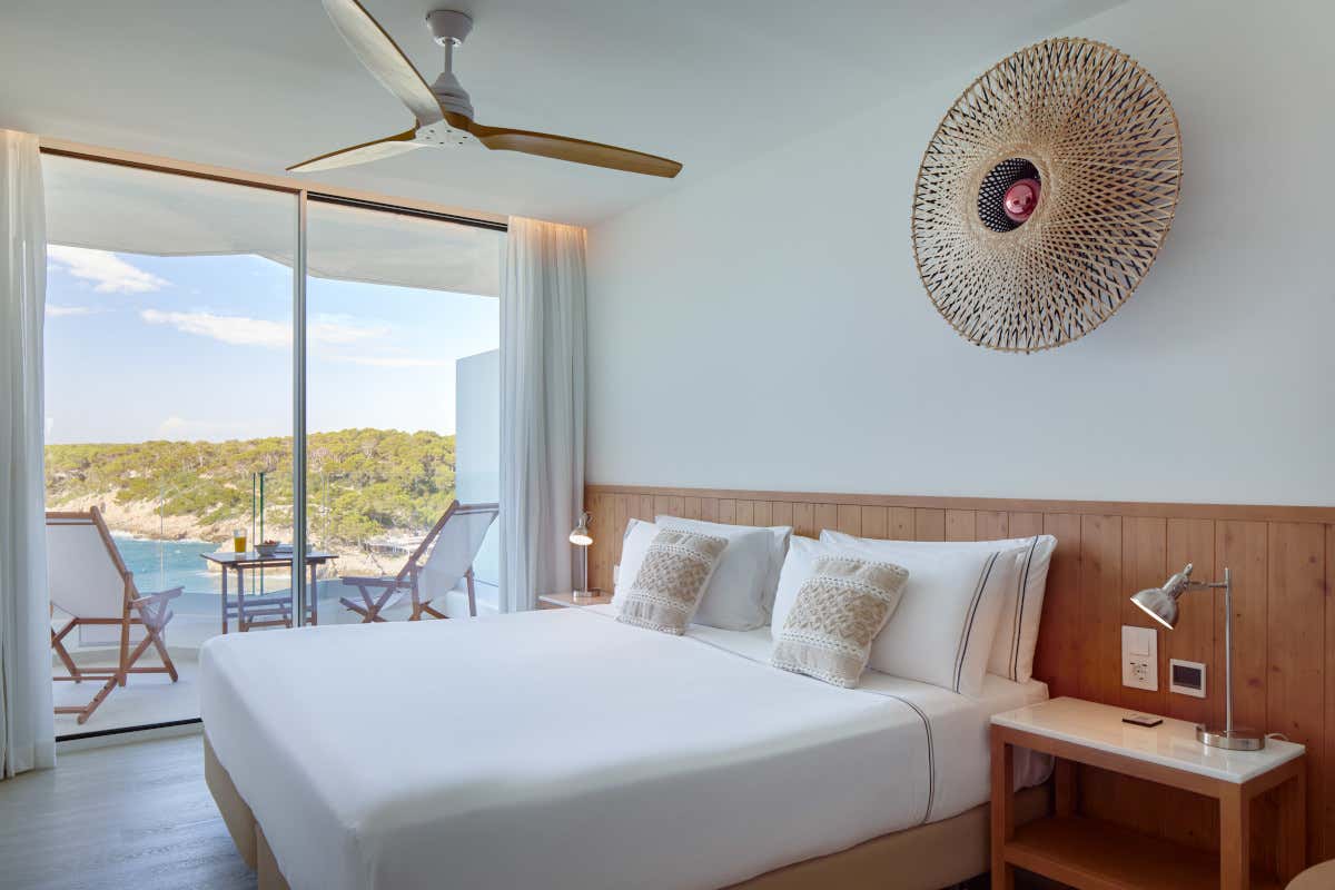 Vacanze a Minorca, i consigli per dormire e mangiare lontano dagli all-inclusive