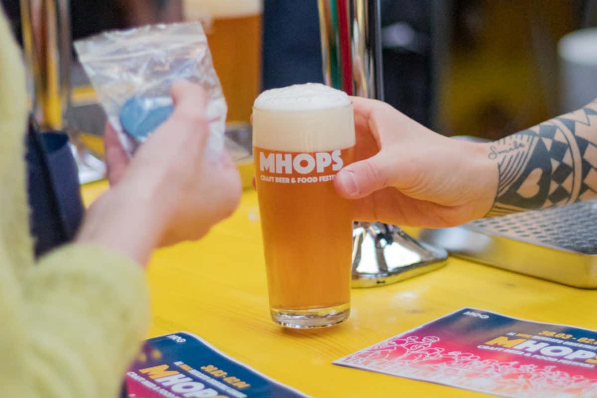 Genova beve artigianale: più di 100 birre in degustazione a Mhops 2024