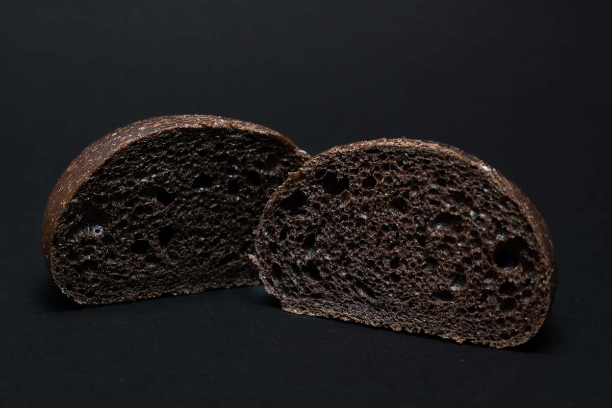 Quando l'arte bianca si fa...nera: il cacao entra in pizza, pasta e lievitati Quando l'arte bianca si fa...nera: il cacao entra in pizza, pasta e lievitati