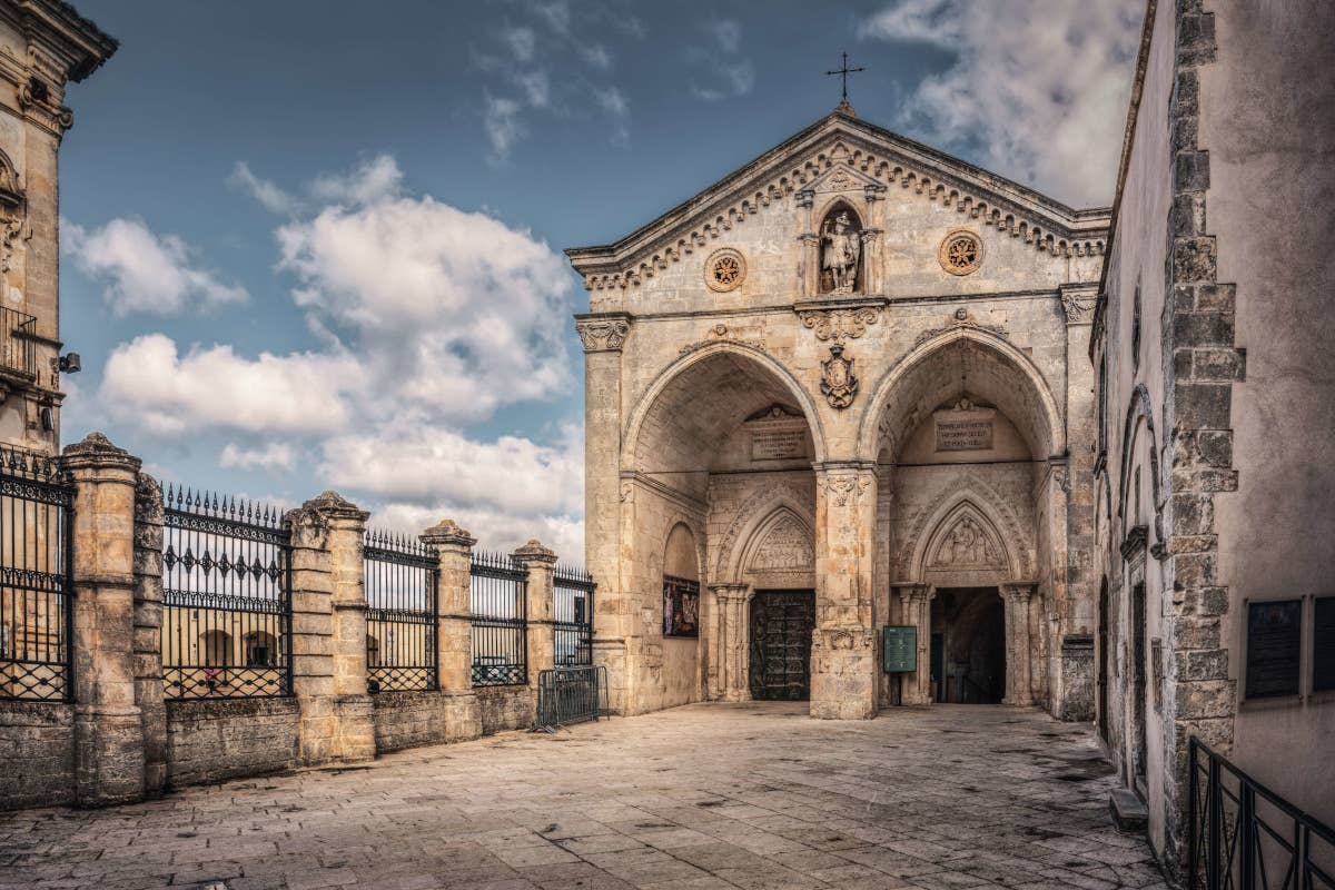 Monte Sant'Angelo: viaggio tra storia e natura nel cuore della Puglia