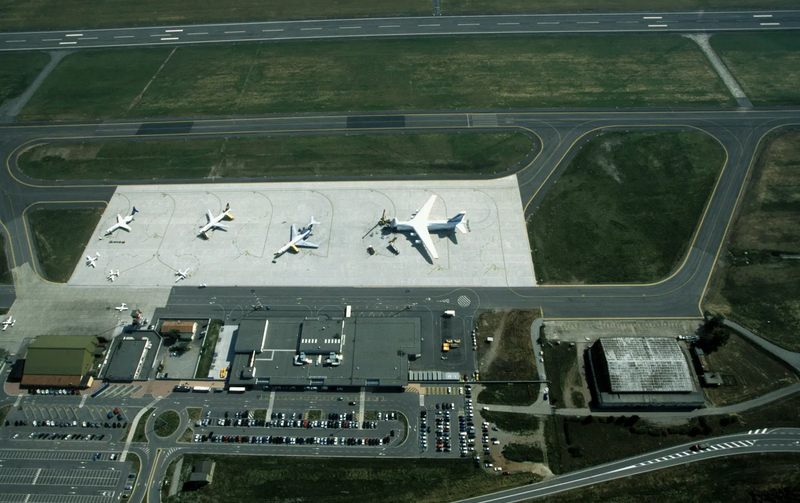 Una veduta aerea dell'aeroporto di Montichiari - Aerei: Montichiari, prove di decollo E Orio al Serio festeggia 50 anni