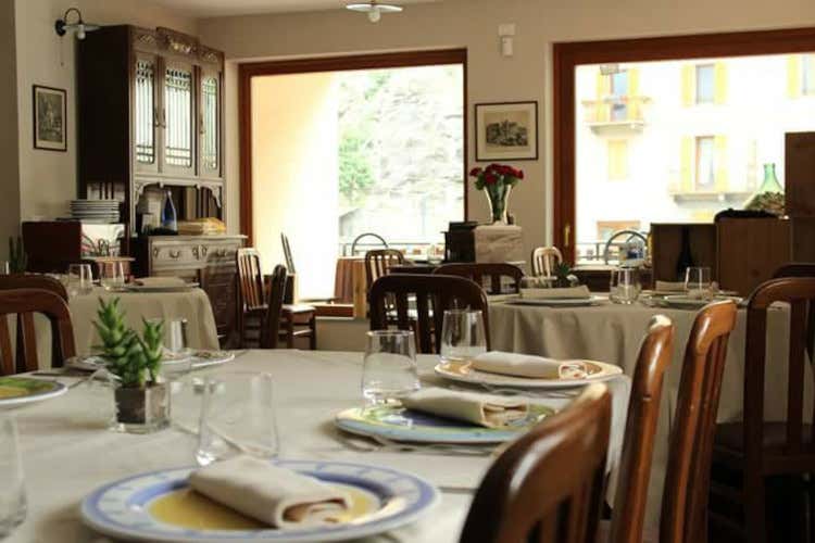 Formaggi, salumi e vini tipici: la Valle d'Aosta dei borghi oltre le piste da sci