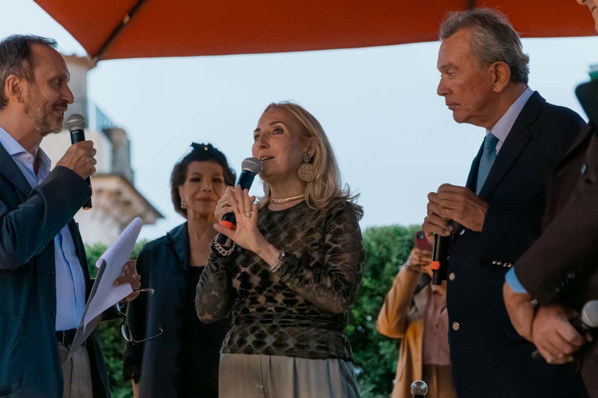 Starhotels celebra il restyling dell’Hotel d’Inghilterra con un volume speciale