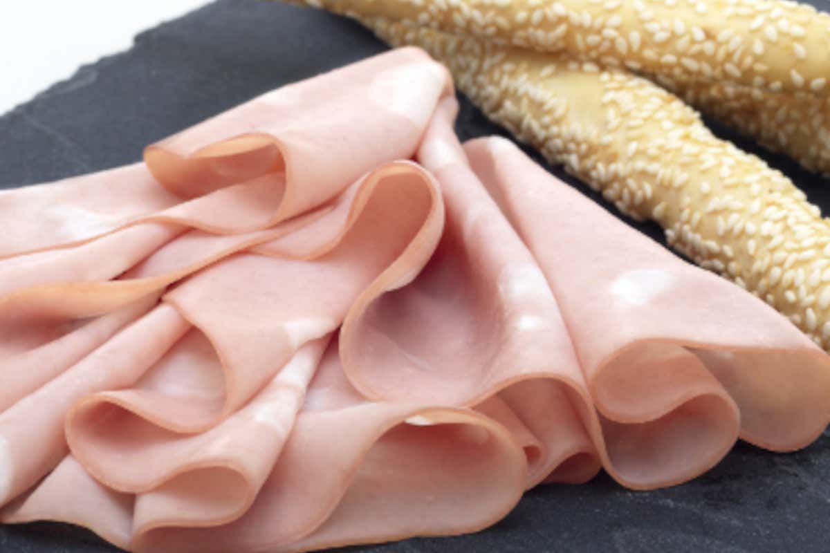 Dall'antica Roma alle tavole europee: la mortadella cresce e piace sempre di più