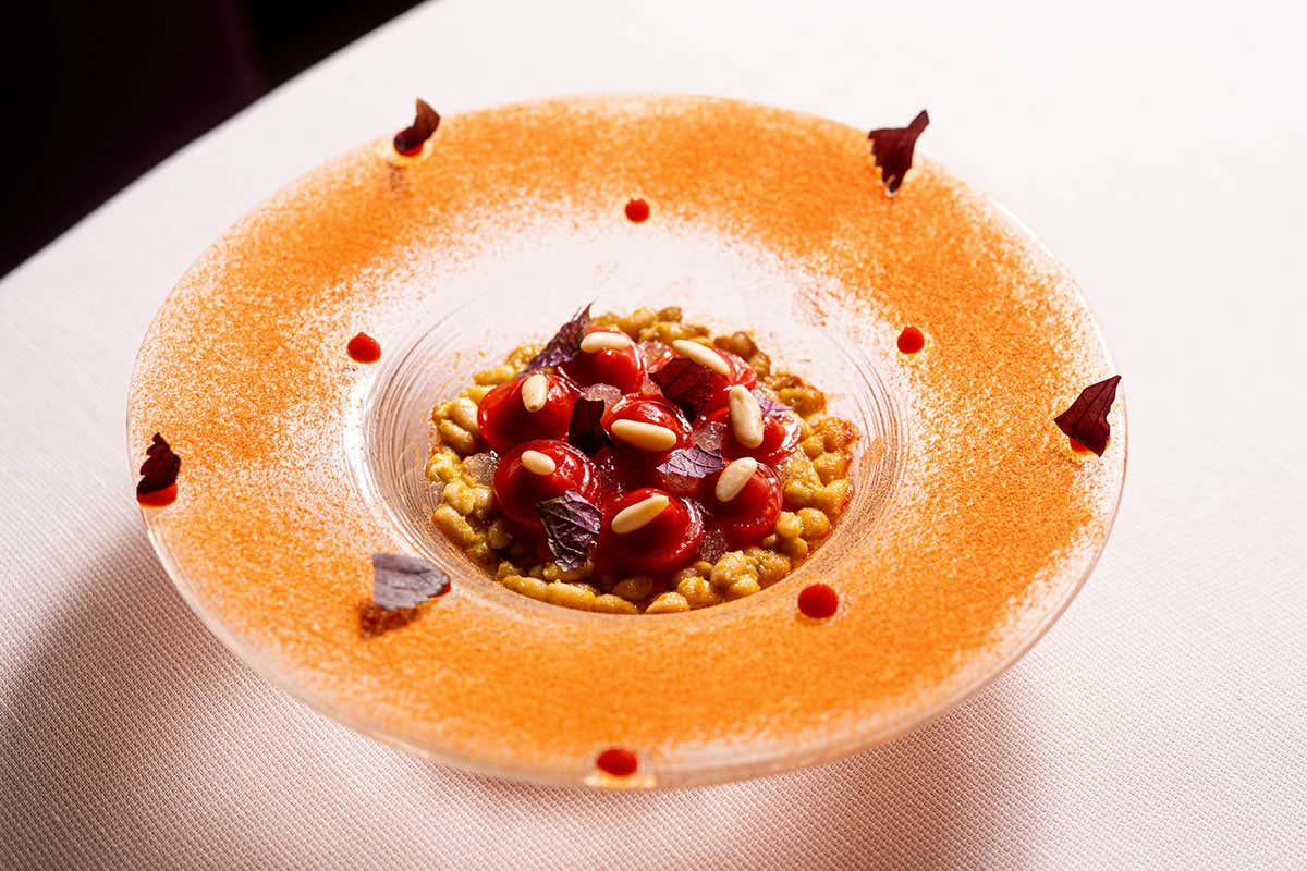 Il menu che fa del pomodoro il protagonista assoluto in 6 portate da non perdere