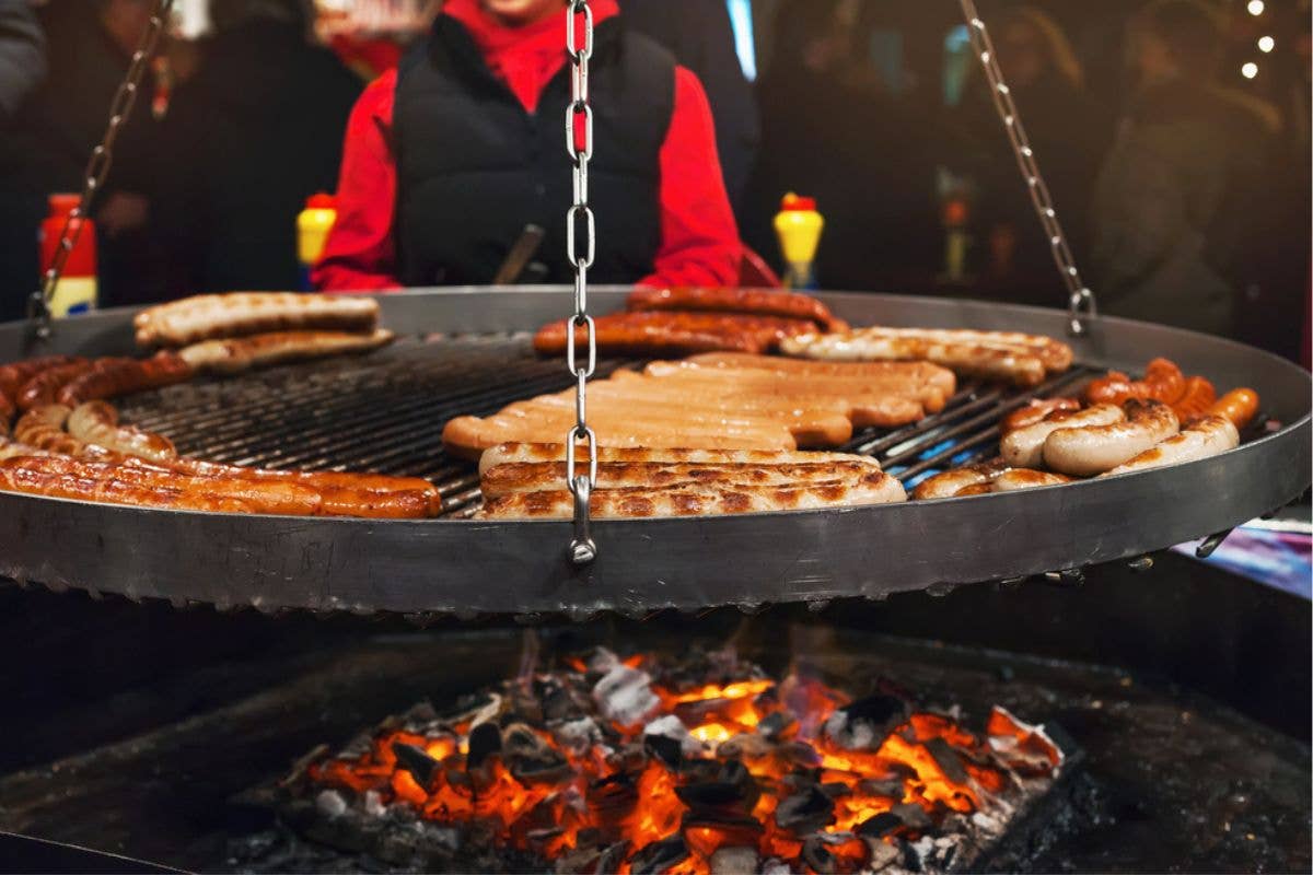 La metà delle persone che visitano un mercatino di Natale lo fa per il cibo