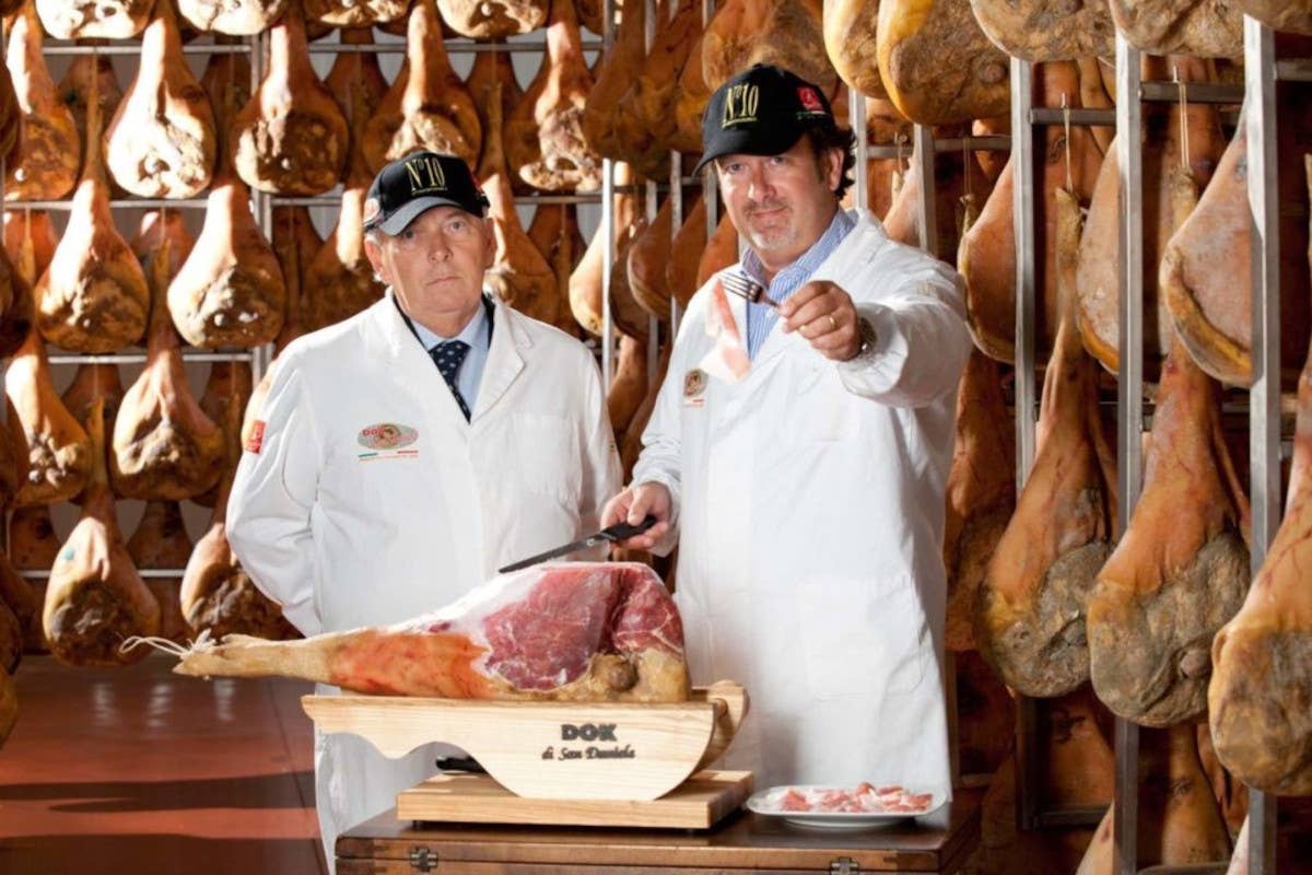 Natalino Dall'Ava con il figlio Carlo  Prosciutto, al via il tour gastronomico “Aria di San Daniele”