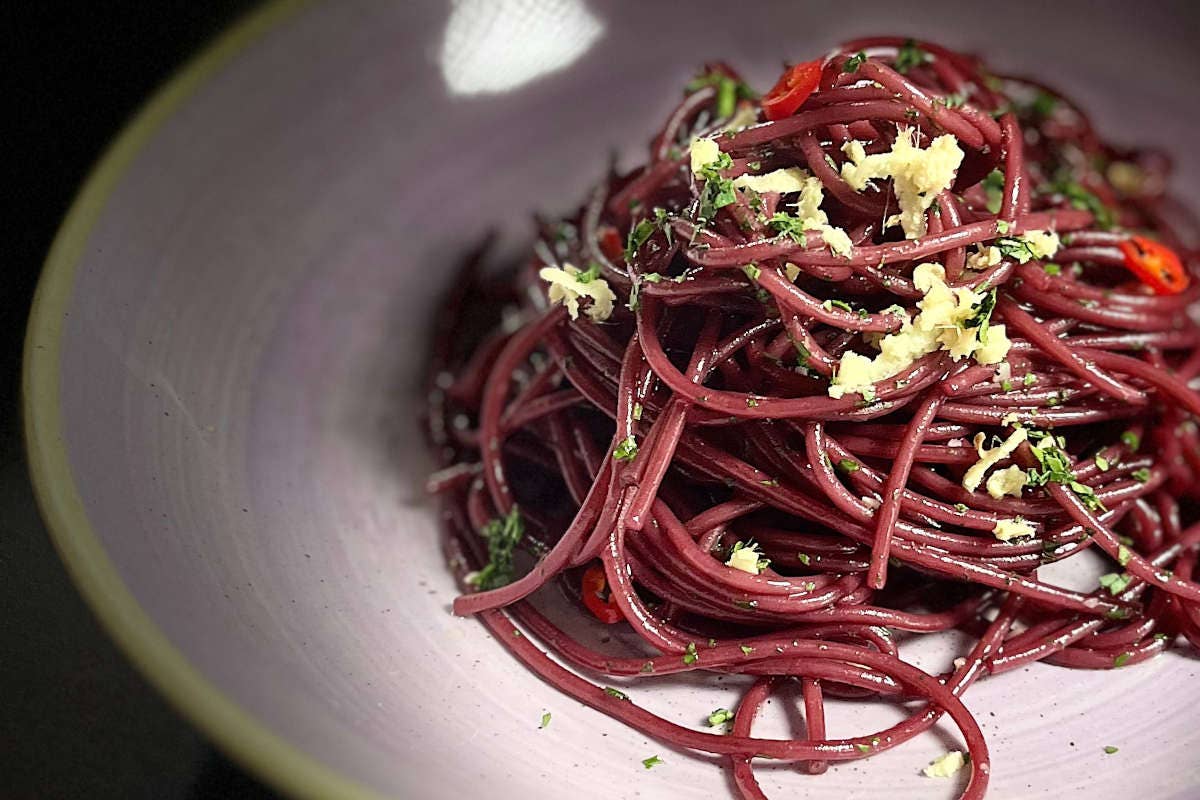 Spaghetti al Teroldego Rotaliano e zenzero con aglio, olio e peperoncino