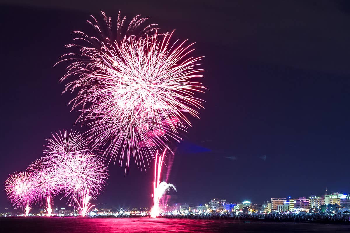 Riccione vuole rivoluzionare la “Notte Rosa”: ecco la nuova proposta