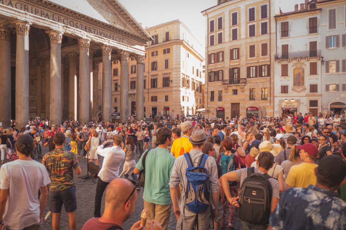 Solo il 20% dei Comuni attira i turisti: la nuova scommessa di Airbnb sono i borghi