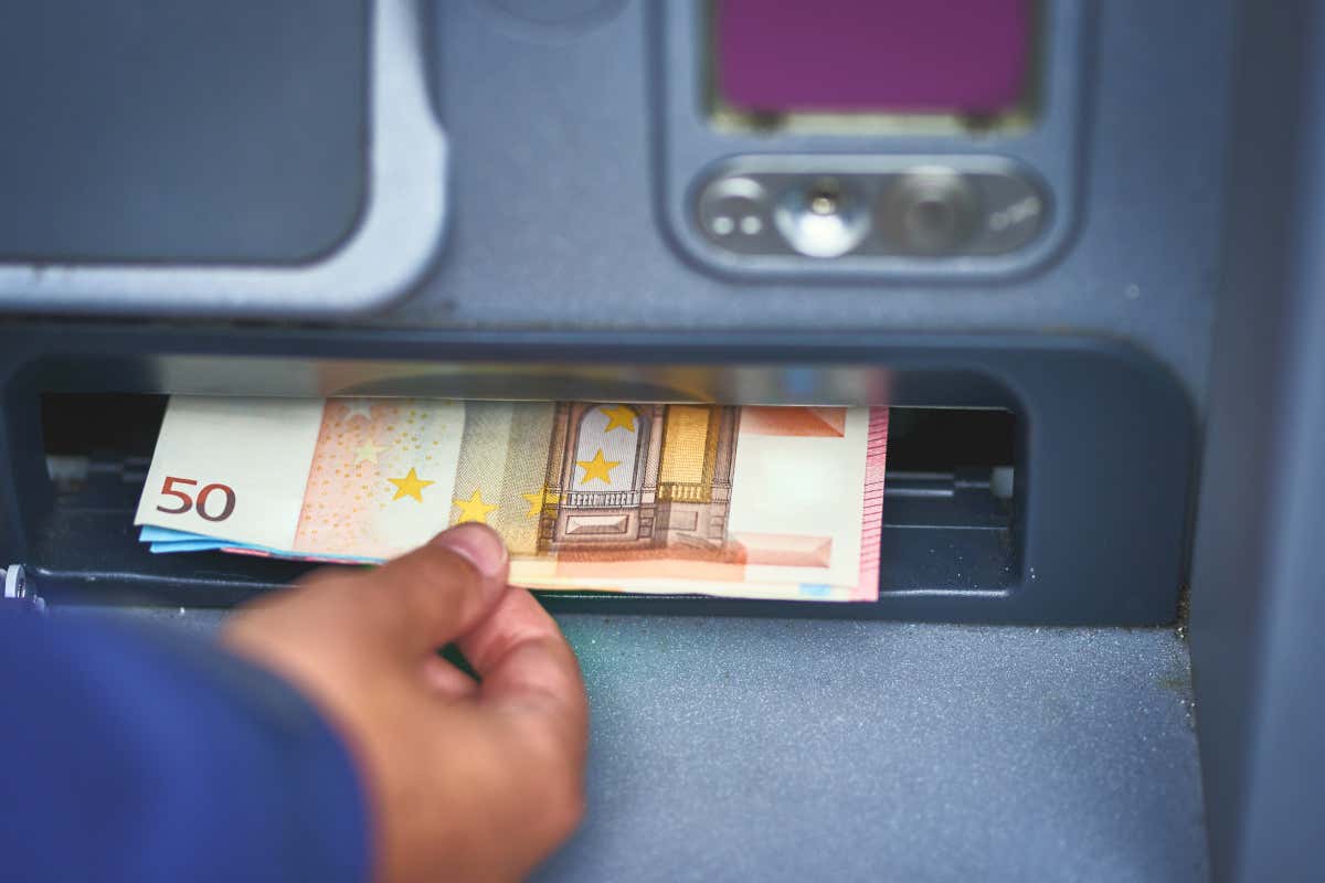 Pos in tilt, ristoranti a rischio: più del 70% dei clienti paga solo con carte e smartphone