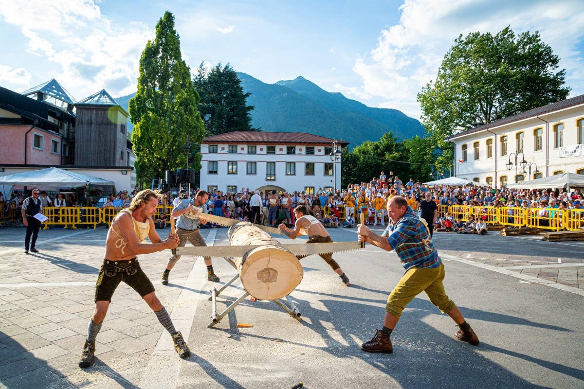 Palio das Cjarogiules 2024: trionfo di Curcuvint e record di pubblico