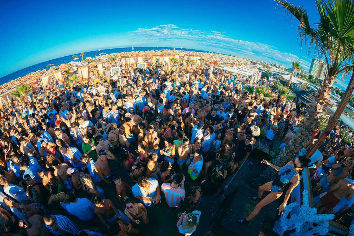 Papeete Beach (foto Facebook Papeete) Ferragosto 2022, come ci si diverte? Ecco le serate delle discoteche italiane