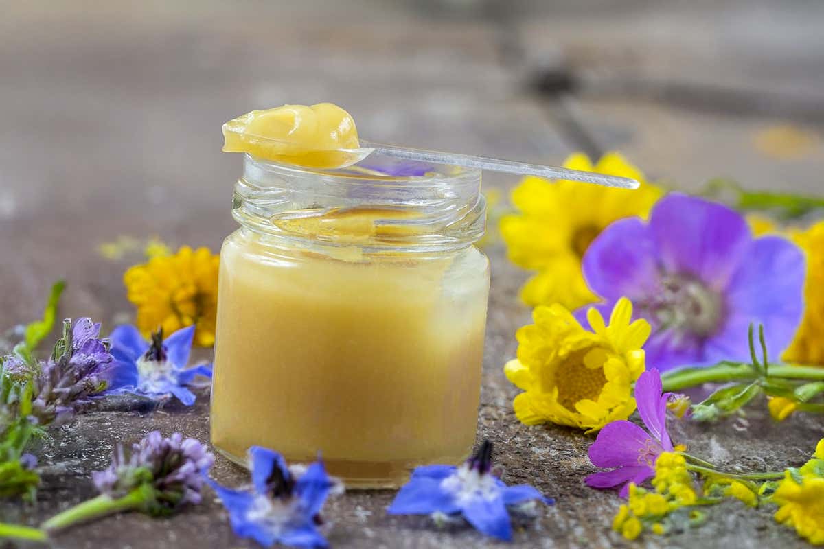 Benefici della passiflora e pappa reale per sonno e vitalità Benefici della passiflora e pappa reale per sonno e vitalità