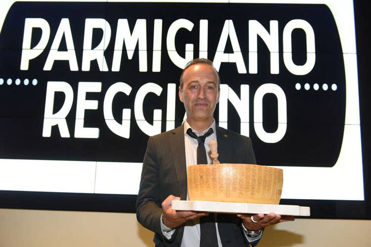 Nicola Bertinelli - Parmigiano Reggiano a domicilio Con il negozio online basta un click