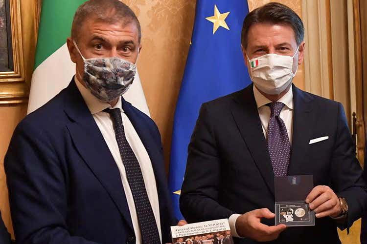 Alfonso Pecoraro Scanio e Giuseppe Conte - Ripartire da Raffaello e dalla pizza Arte e Cucina volani del turismo Alfonso Pecoraro Scanio e Giuseppe Conte - Ripartire da Raffaello e dalla pizza Arte e Cucina volani del turismo
