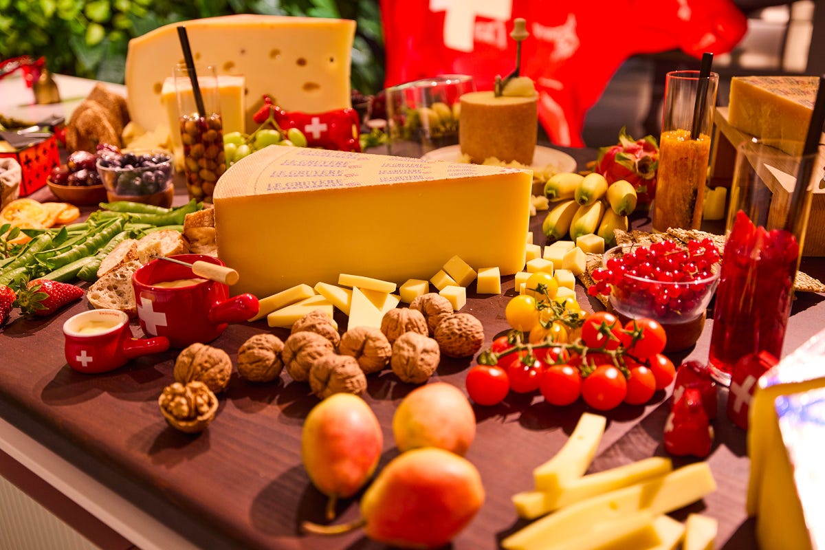 Scopri i sei formaggi svizzeri d'eccellenza protagonisti di “{[ ]} che Svizzeri”