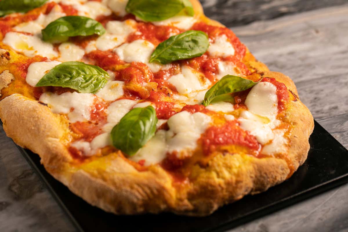 La Piciaccia di Dani&nbsp; Bottega Dani ha un nuovo volto: una pizza 100% toscana e cocktail all'avanguardia