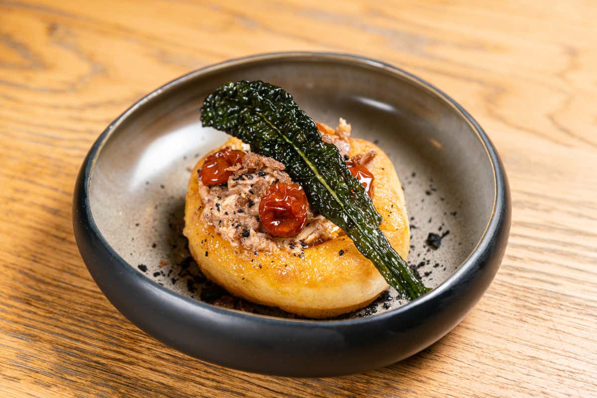 La pizza fritta di Dani&nbsp; Bottega Dani ha un nuovo volto: una pizza 100% toscana e cocktail all'avanguardia