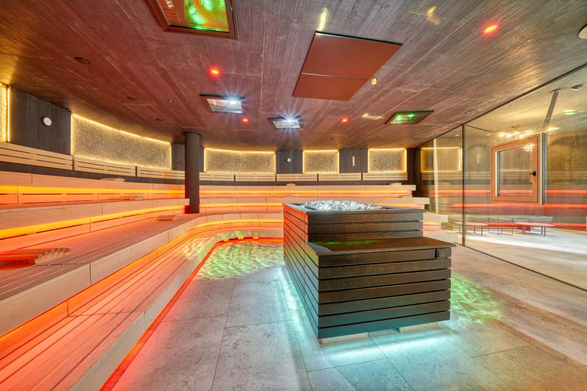 Benessere tra le Alpi: l'hotel dove vivere l’autunno tra Sky Pool, saune e natura