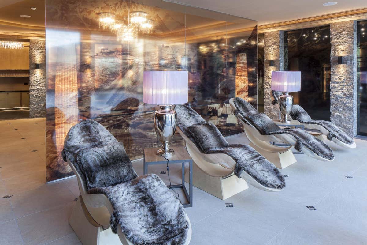 Benessere tra le Alpi: l'hotel dove vivere l’autunno tra Sky Pool, saune e natura
