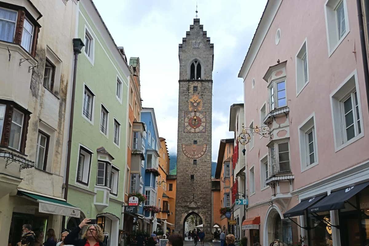 Benessere tra le Alpi: l'hotel dove vivere l’autunno tra Sky Pool, saune e natura