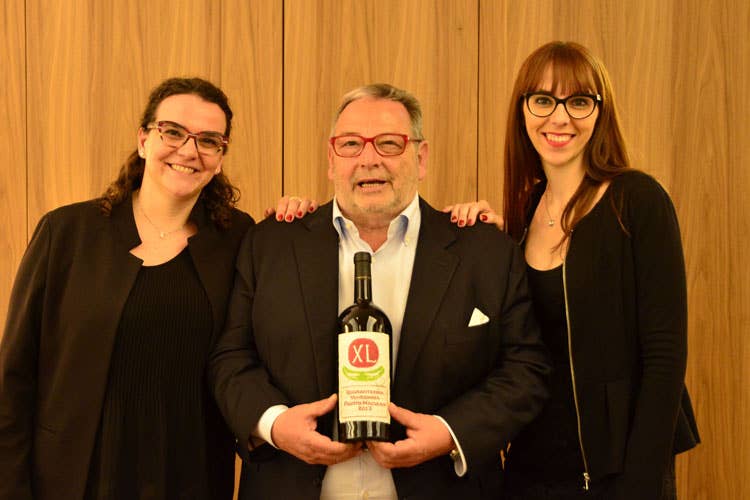 Fausto Maculan insieme alle figlie Angela e Maria Vittoria (Ricette salate e vini dolci Al via il 3° Premio Maculan)