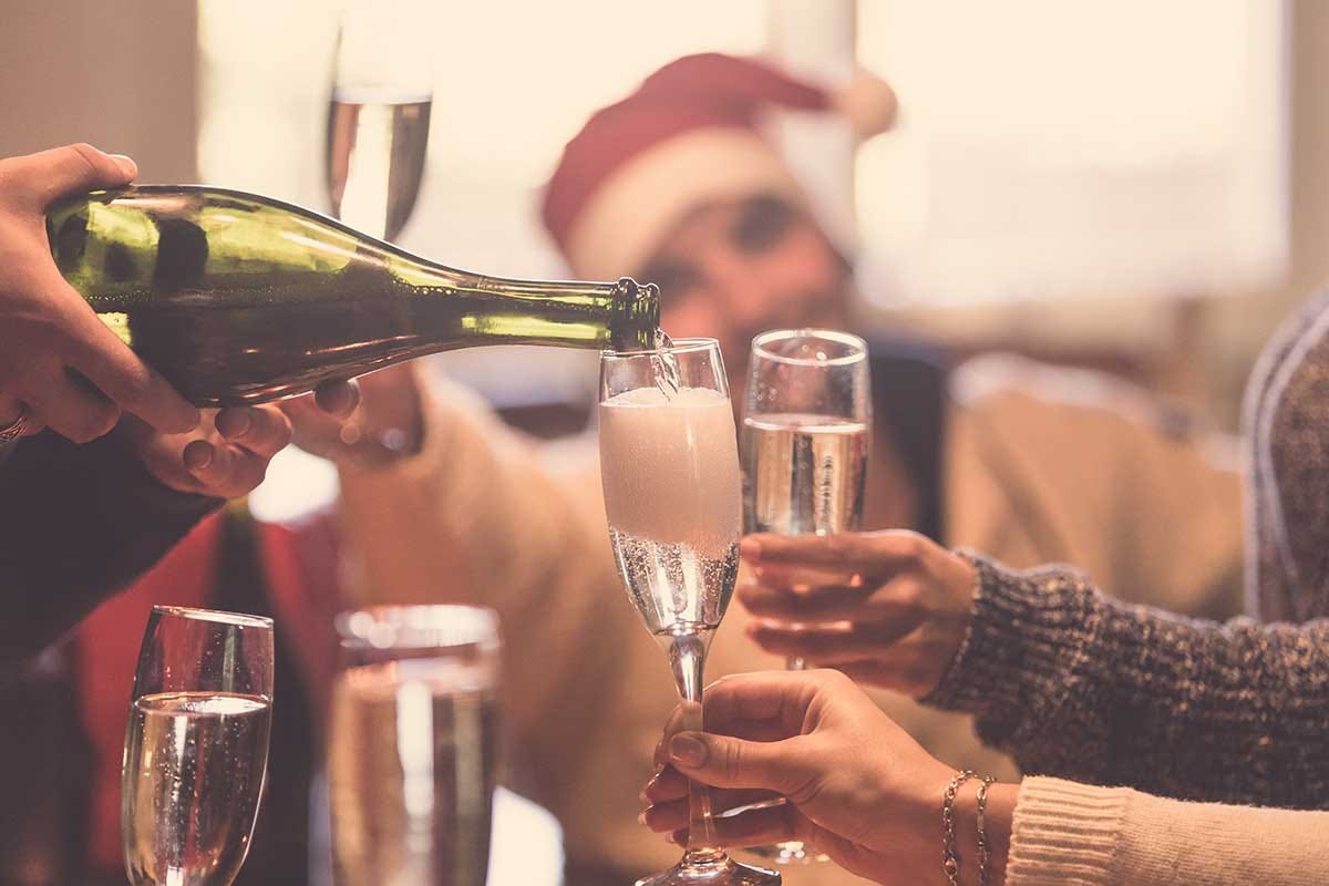 Prosecco batte champagne 10 a 6 nelle preferenze di acquisto delle bollicine per le feste Prosecco batte Champagne 10 a 6 nelle preferenze di acquisto per Natale