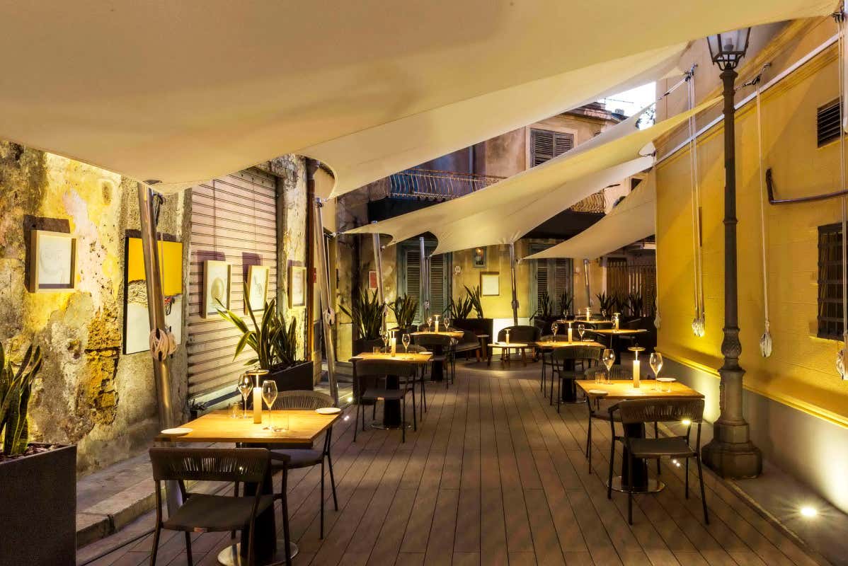 L'esterno del locale Ristorante I Pupi a Bagheria, quando una stella &egrave; poco