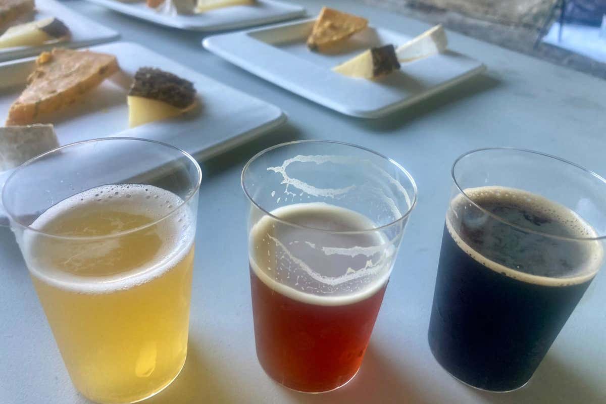 Abbinata a formaggi o al gin: a Catania le nuove frontiere della birra