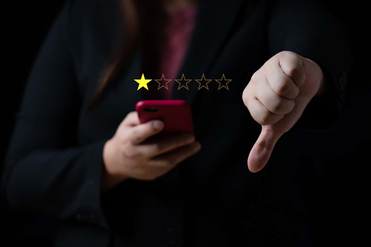 Recensioni negative, risposta obbligata: ignorarle costa più di un tavolo vuoto Recensioni negative, risposta obbligata: ignorarle costa più di un tavolo vuoto