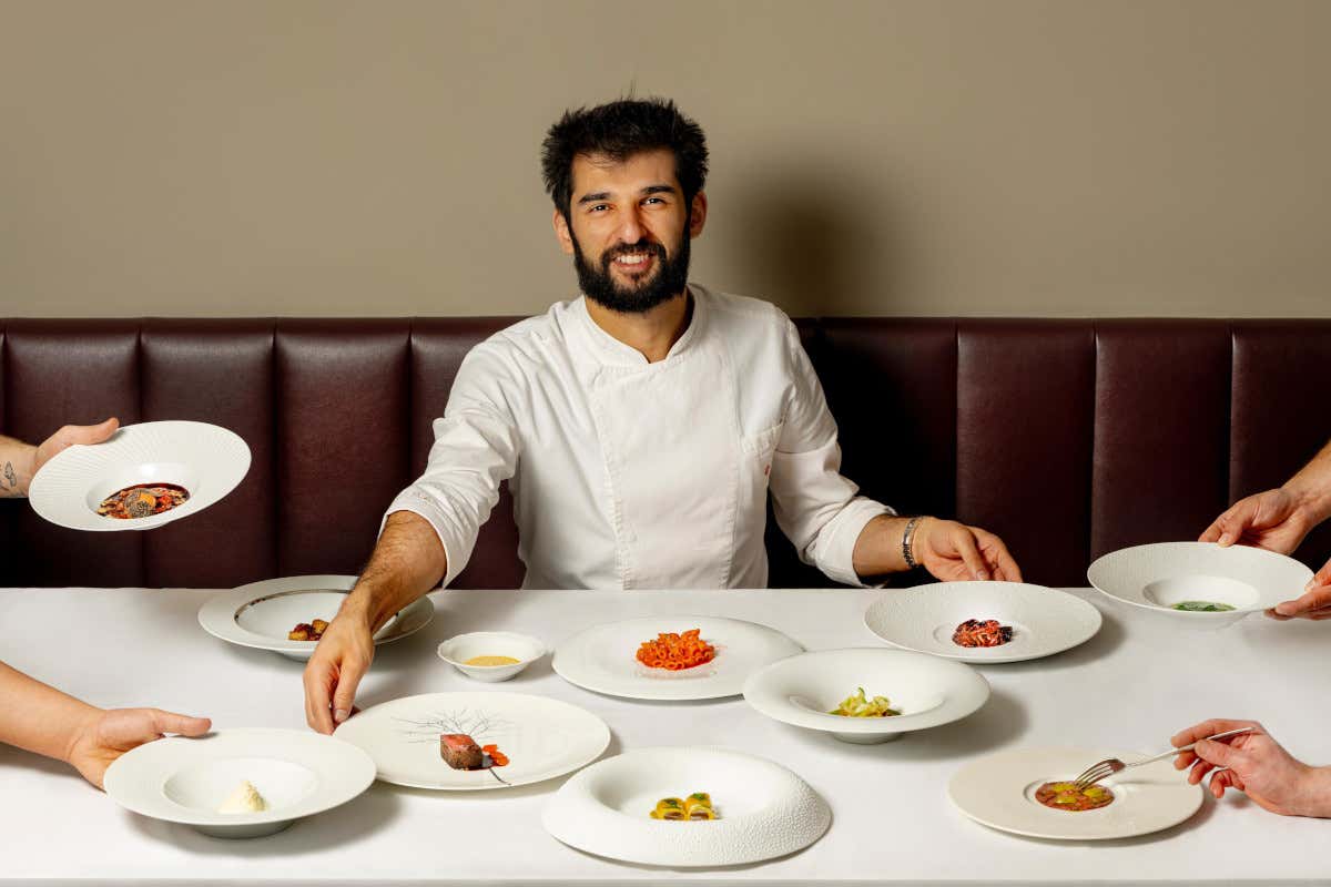 Retroscena a Porto San Giorgio: lo spettacolo del fine dining firmato Abou Zaki