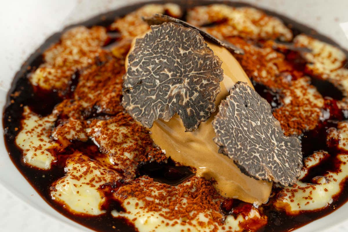 Retroscena a Porto San Giorgio: lo spettacolo del fine dining firmato Abou Zaki