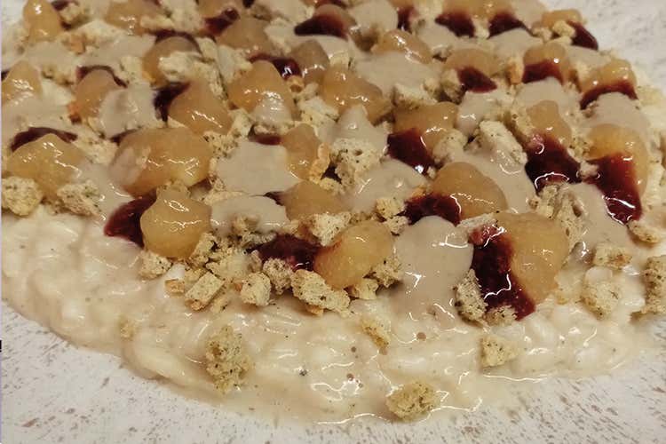 Risotto ai fegatini toscani, pere, Vino Nobile e crumble di caff&egrave;