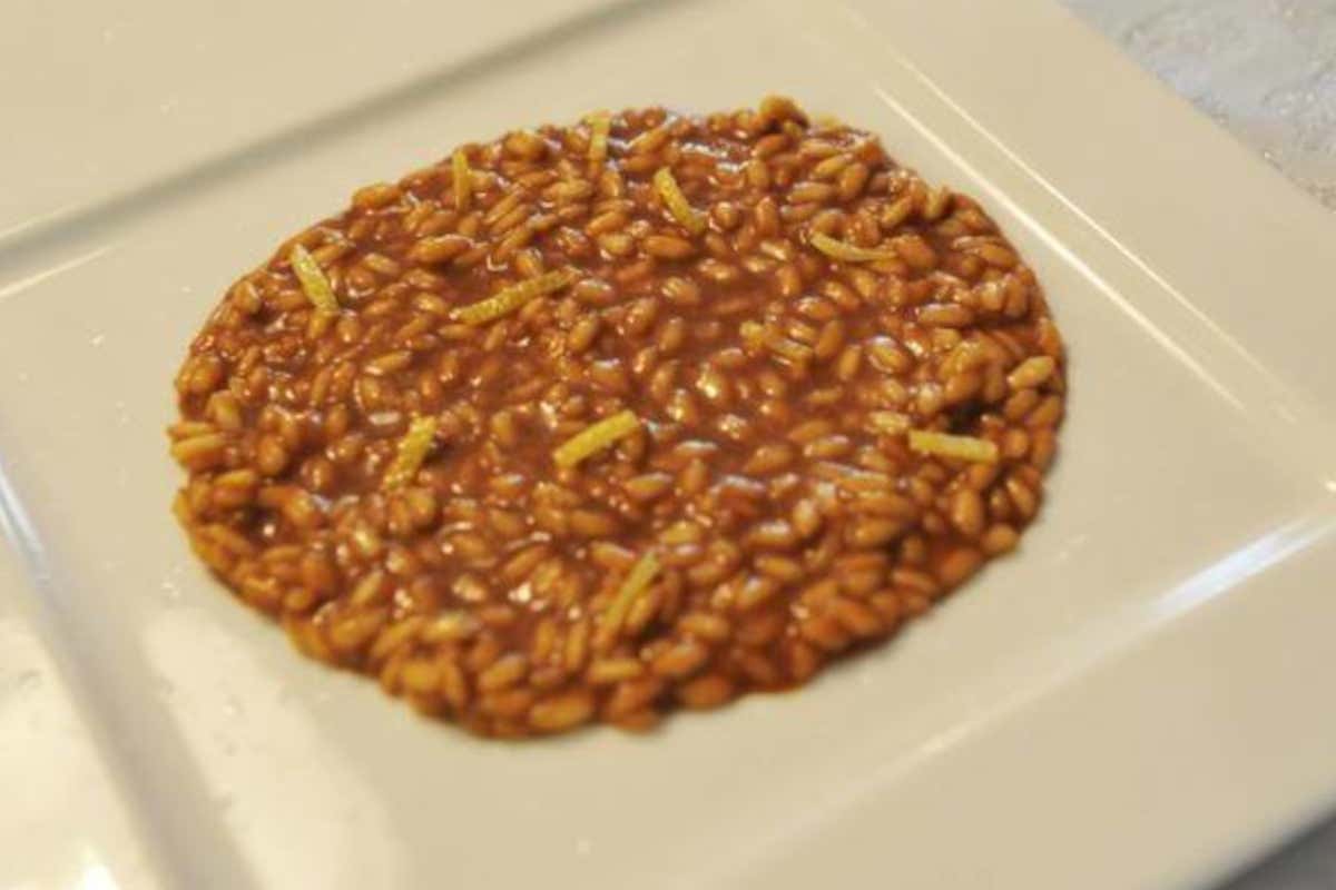 Andrea Mainardi, lo chef-showman che torna ai fondamentali: nel 2026 rinasce Officina Cucina Andrea Mainardi, lo chef-showman che torna ai fondamentali: nel 2026 rinasce Officina Cucina