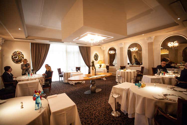 La sala del Ristorante Perbellini - Brutto colpo per la ristorazione Chiude il Ristorante Perbellini