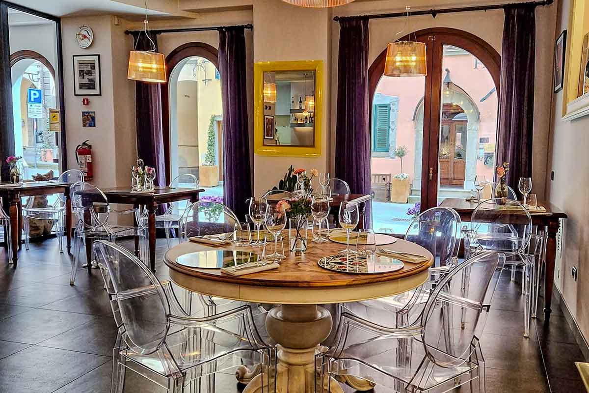 Il ristorante che unisce il pescato dell’Elba e la Chianina del Casentino in cucina Il ristorante che unisce il pescato dell’Elba e la Chianina del Casentino in cucina